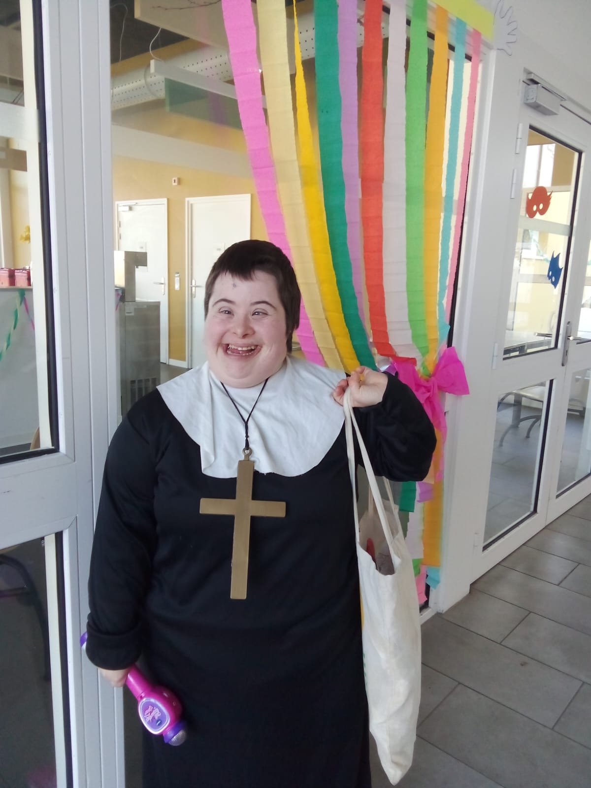 Un défilé de costumes et de sourires